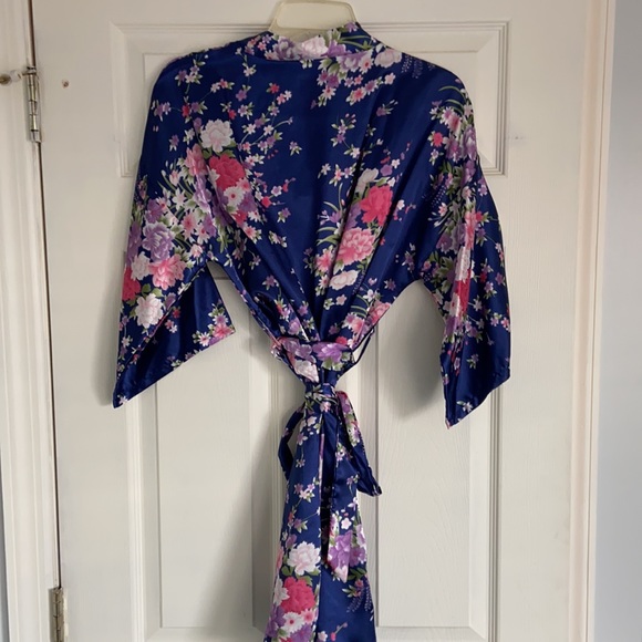 Bridesmaid robe - Picture 2 of 2